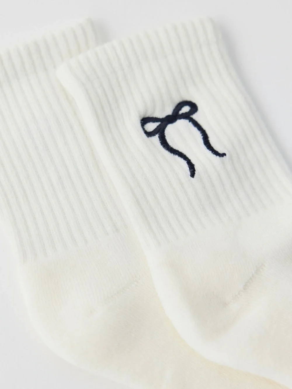 Bow Icon Embroidered Quarter Crew Socks Black & White by Urban Outfitters NWT